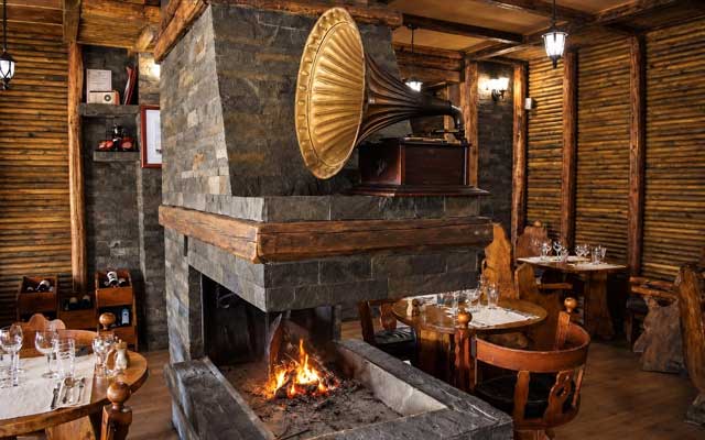 Lounge Bar
